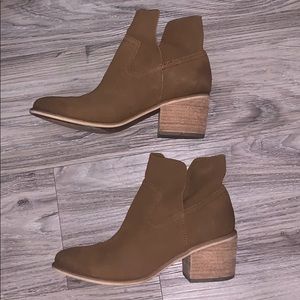 BP Brice Suede Bootie 7 Cognac